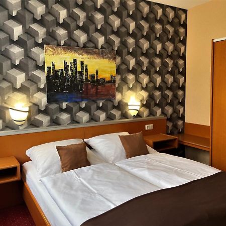 Hotel Stadt Hamburg Am Fluss Saarbrücken Kültér fotó