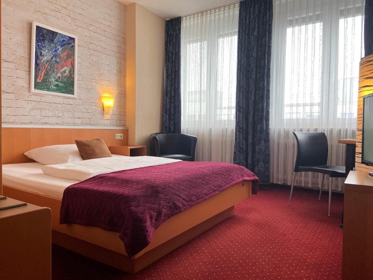 Hotel Stadt Hamburg Am Fluss Saarbrücken Kültér fotó