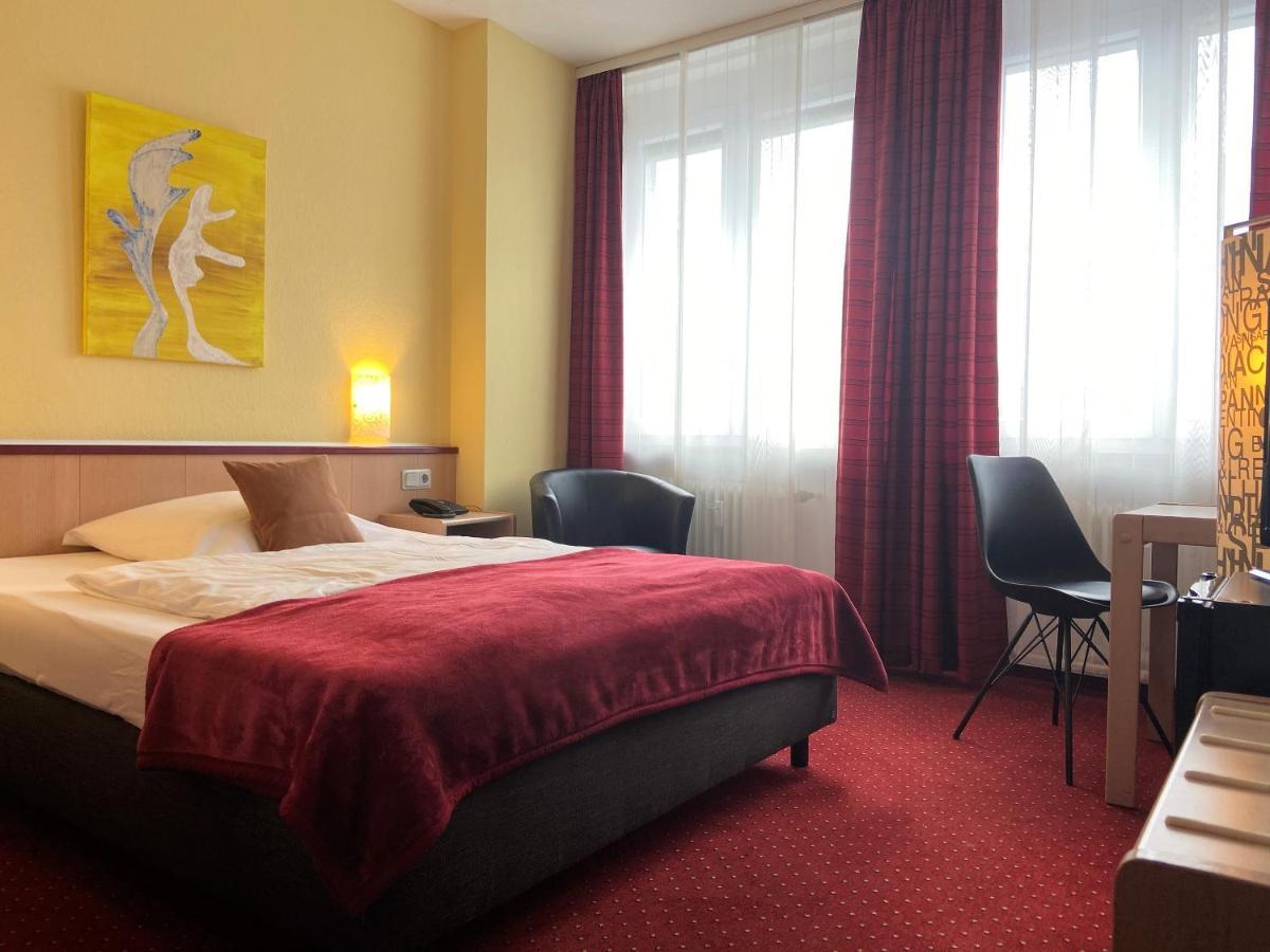 Hotel Stadt Hamburg Am Fluss Saarbrücken Kültér fotó