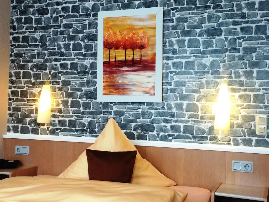 Hotel Stadt Hamburg Am Fluss Saarbrücken Szoba fotó