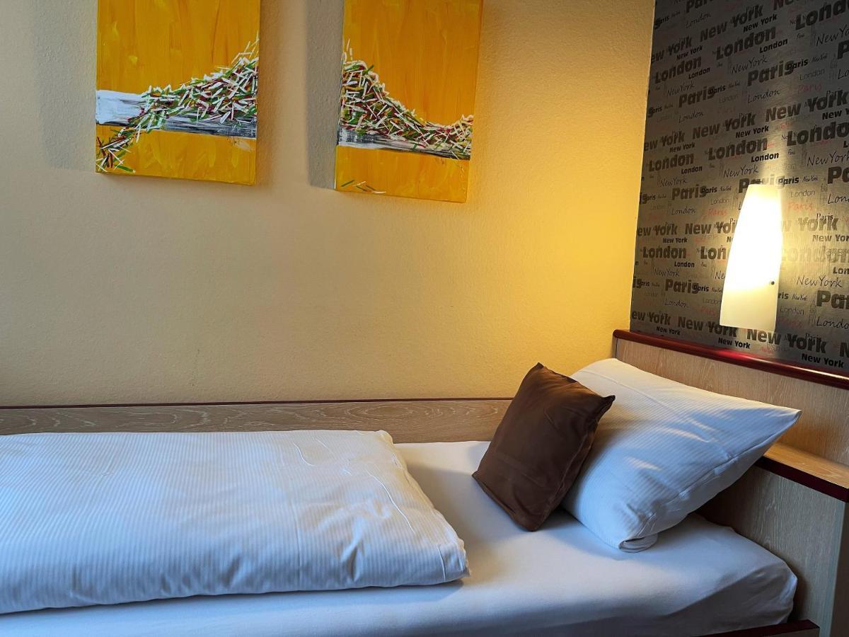 Hotel Stadt Hamburg Am Fluss Saarbrücken Kültér fotó