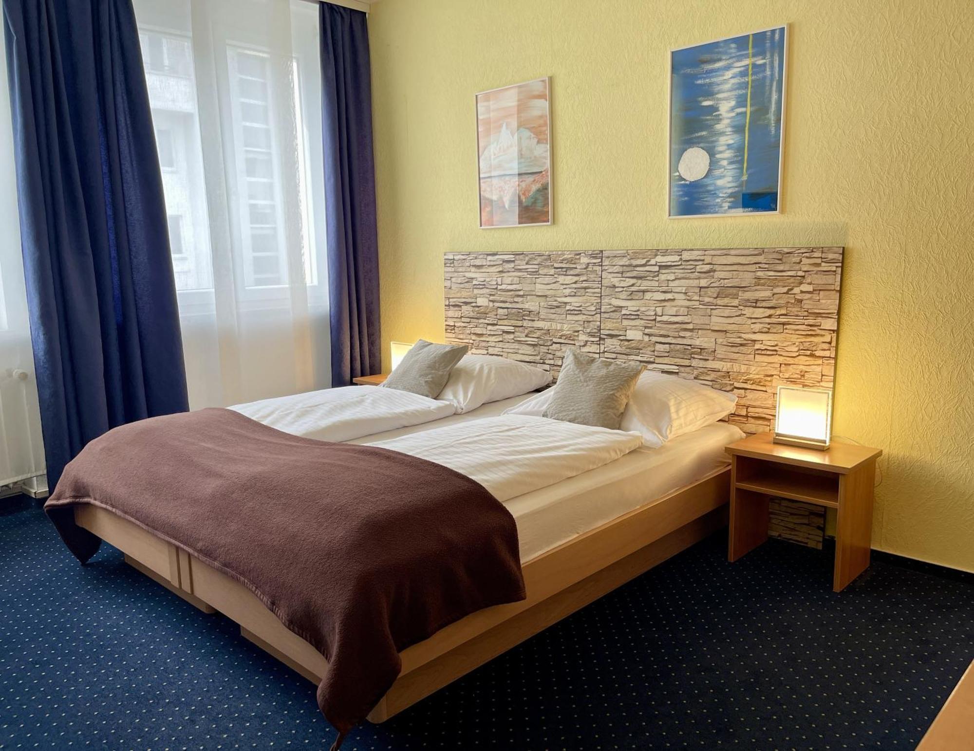 Hotel Stadt Hamburg Am Fluss Saarbrücken Kültér fotó